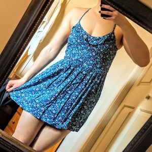 Hollister blue floral sundress 🌼